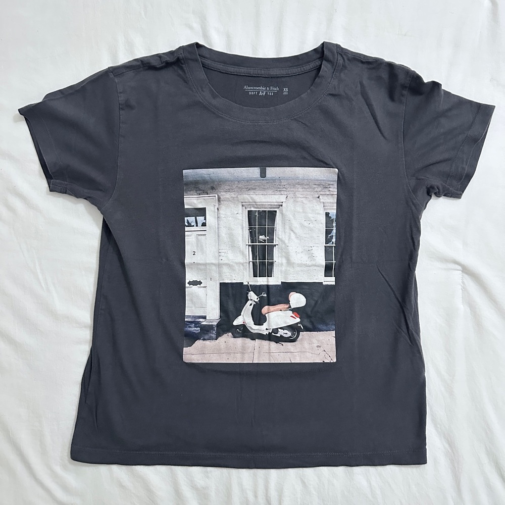 Abercrombie & Fitch Scooter Graphic Short Sleeve Crop Tee - Charcoal Grey - XS - Picture 6 of 10